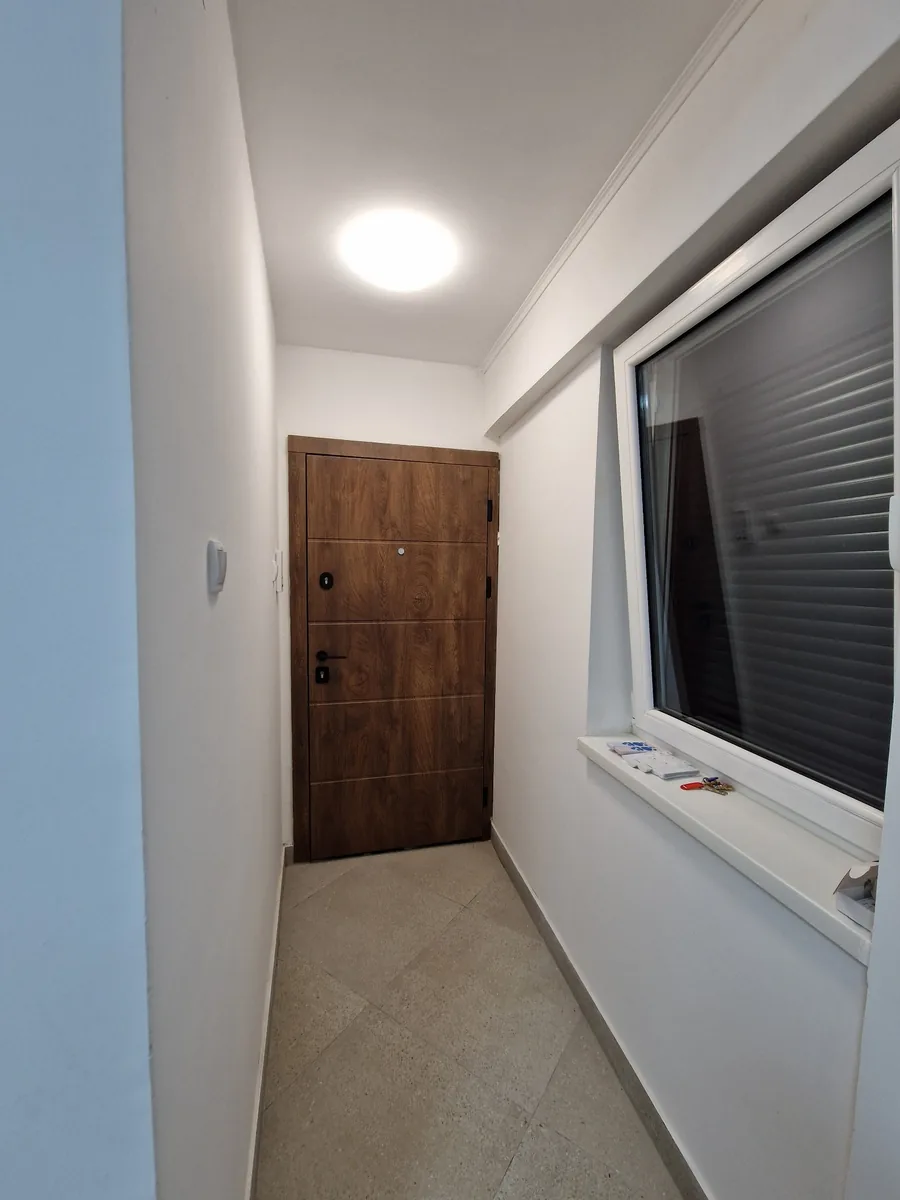 Security entrance and shutters - ICONIC Real Estate