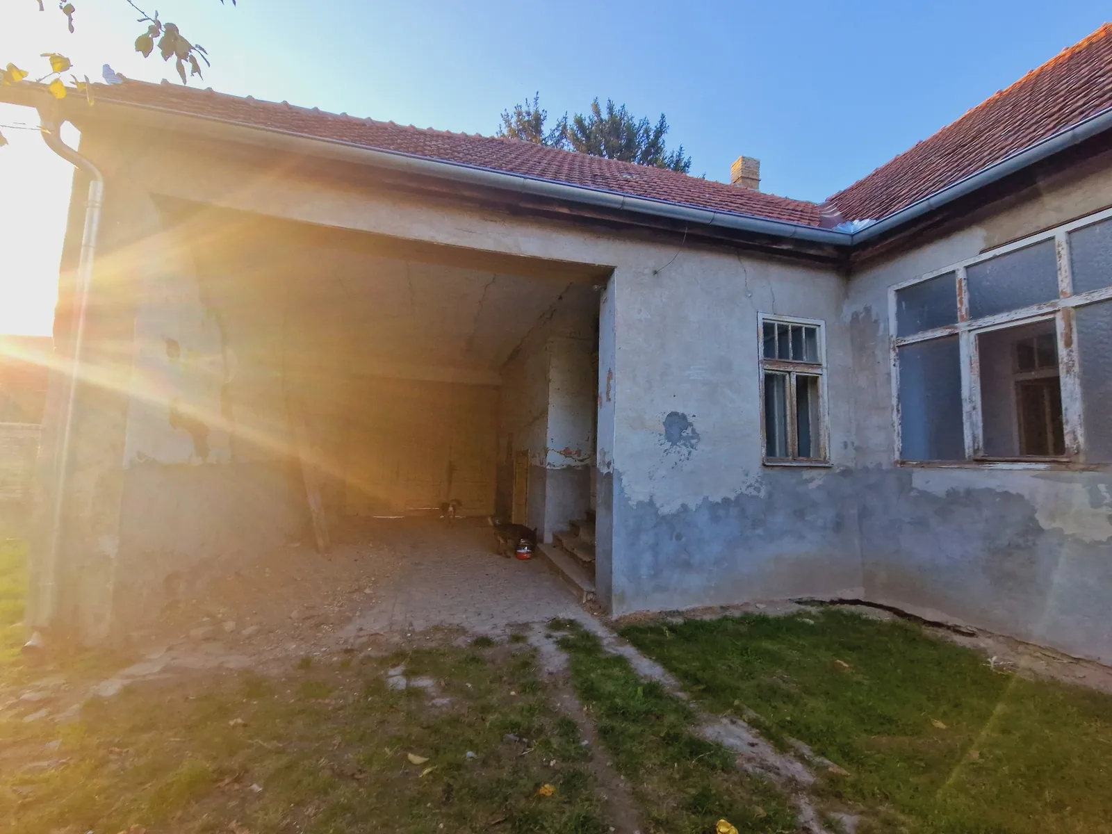 Renovation potential - ICONIC Real Estate