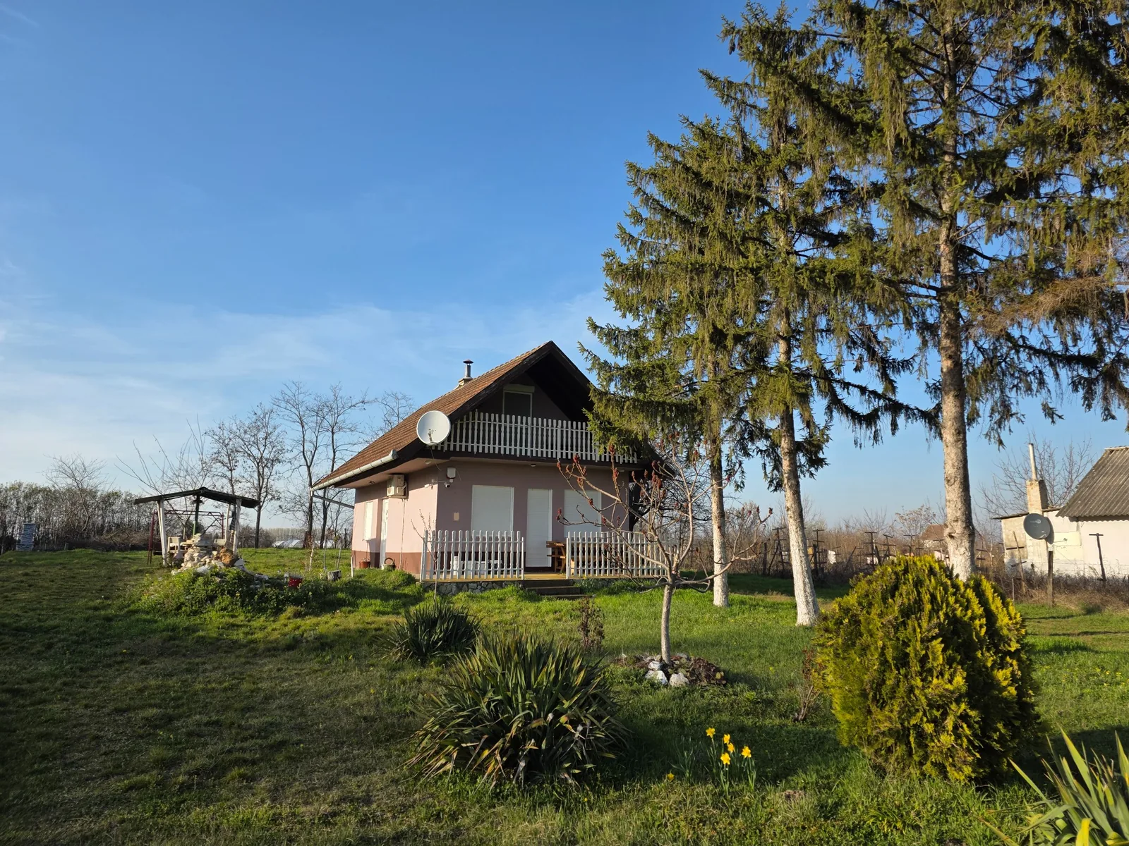 Peaceful country home - ICONIC Real Estate
